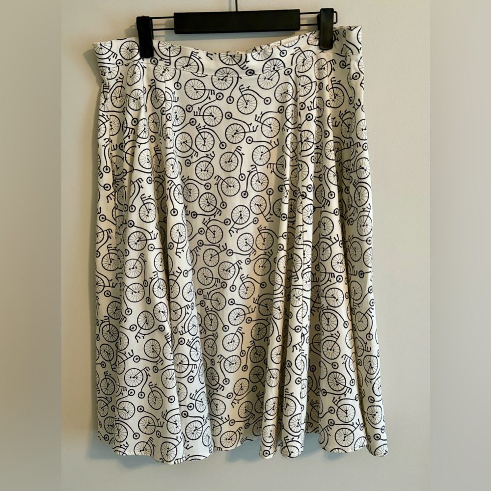 Bicycle skirt, full and fun! Size L